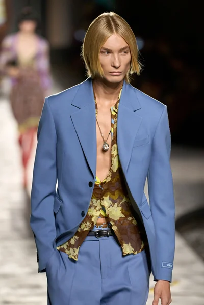 Look 11
